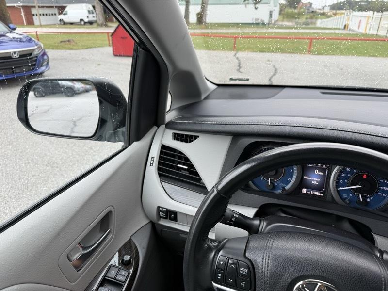 Toyota Sienna XLE Auto Access Seat FWD 7-Passenger (Natl) 2018