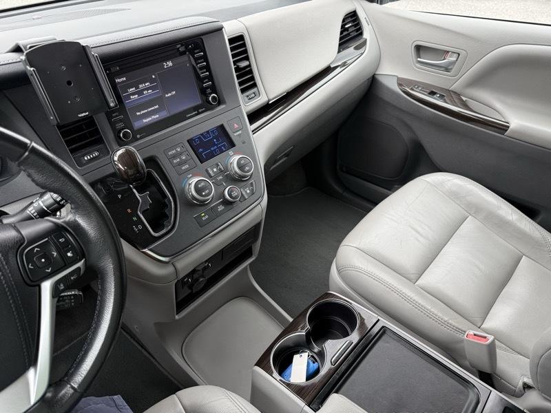 Toyota Sienna XLE Auto Access Seat FWD 7-Passenger (Natl) 2018