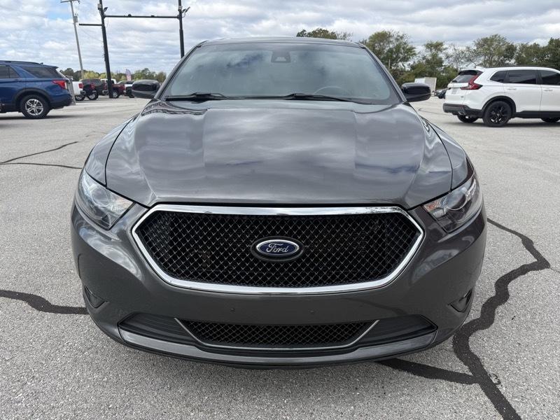 Ford Taurus 4dr Sdn SHO AWD 2016