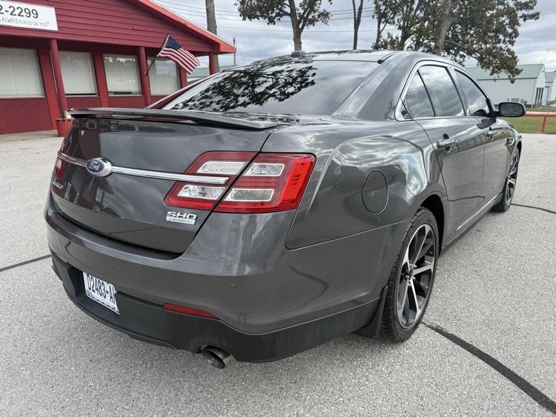 Ford Taurus 4dr Sdn SHO AWD 2016