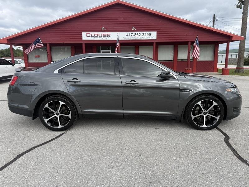 Ford Taurus 4dr Sdn SHO AWD 2016