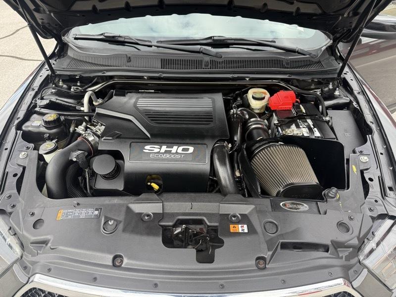 Ford Taurus 4dr Sdn SHO AWD 2016