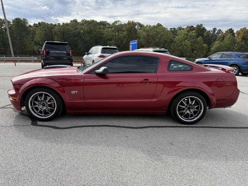 Ford Mustang 2dr Cpe GT Deluxe 2007