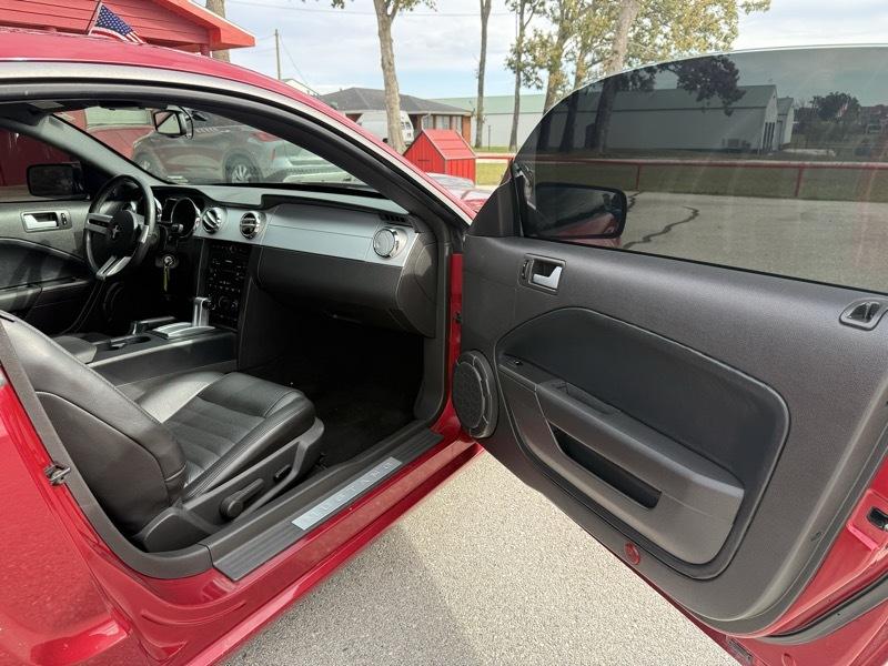 Ford Mustang 2dr Cpe GT Deluxe 2007