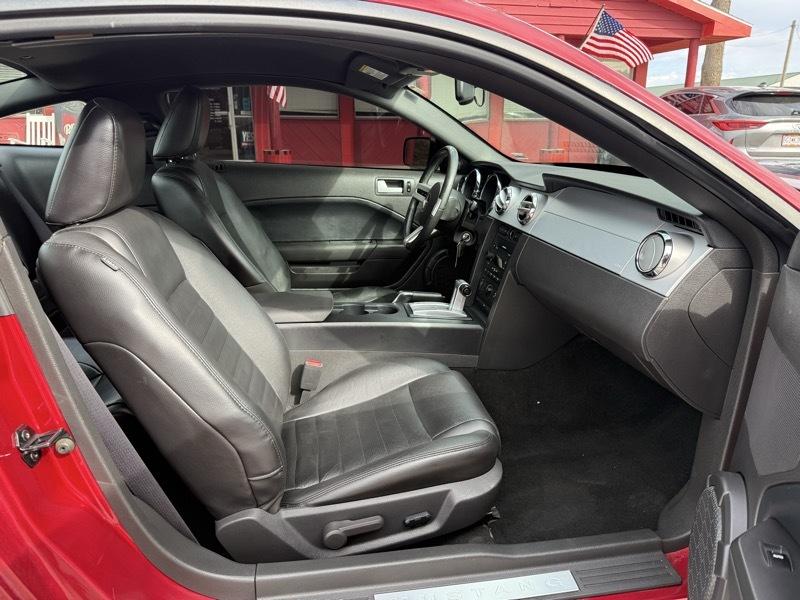 Ford Mustang 2dr Cpe GT Deluxe 2007