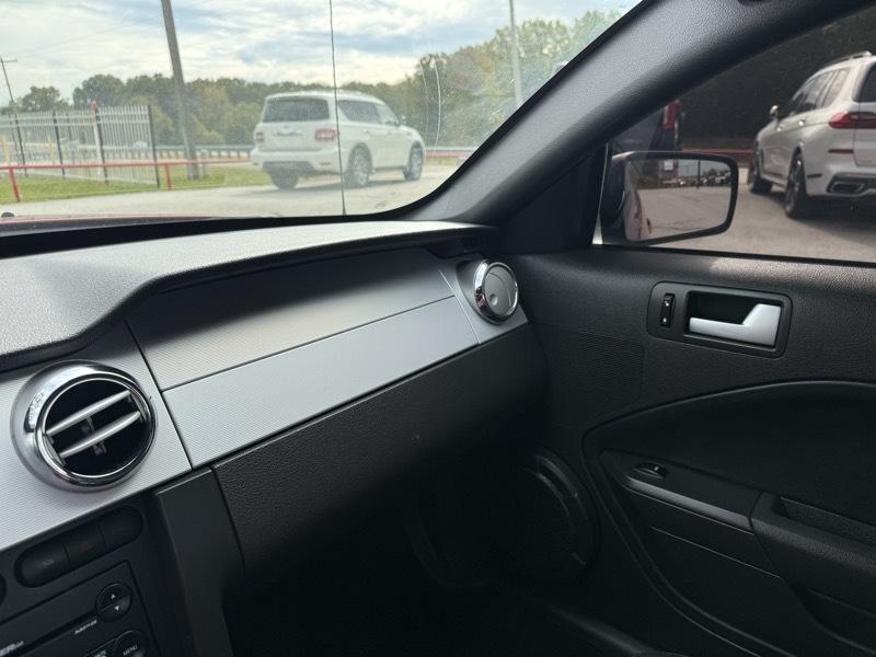 Ford Mustang 2dr Cpe GT Deluxe 2007