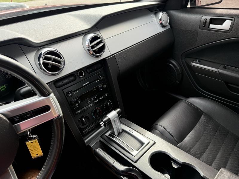 Ford Mustang 2dr Cpe GT Deluxe 2007