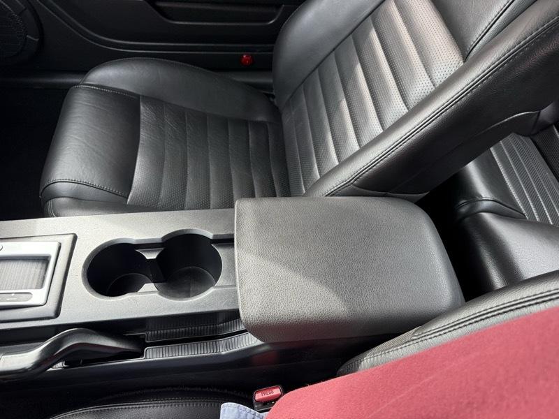 Ford Mustang 2dr Cpe GT Deluxe 2007