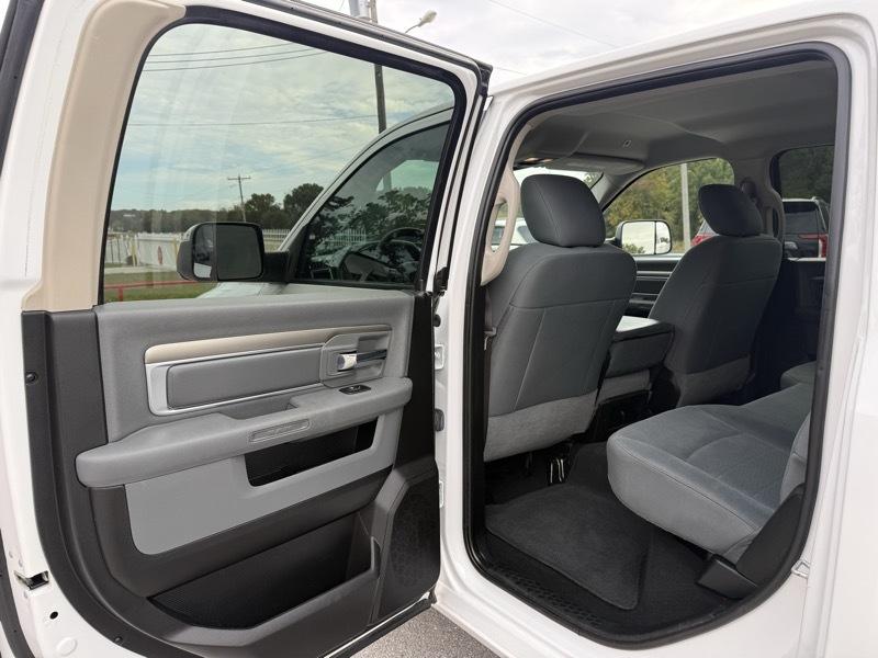 RAM 3500 SLT 4x4 Crew Cab 8' Box 2018