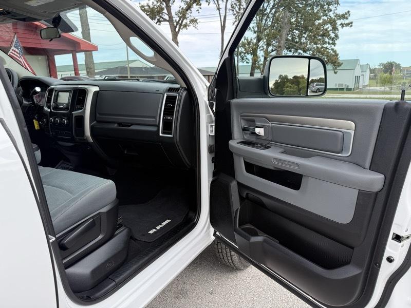 RAM 3500 SLT 4x4 Crew Cab 8' Box 2018