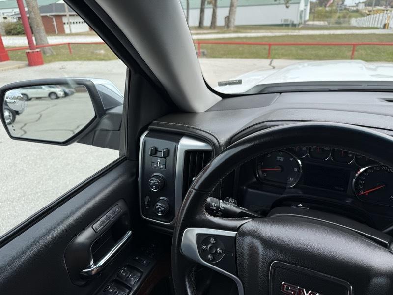 GMC Sierra 1500 4WD Crew Cab 143.5" SLT 2015