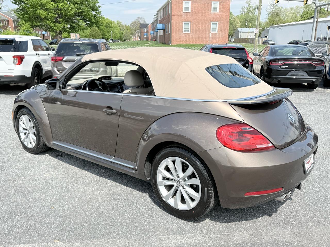Volkswagen Beetle Convertible 2dr DSG 2.0L TDI 2013