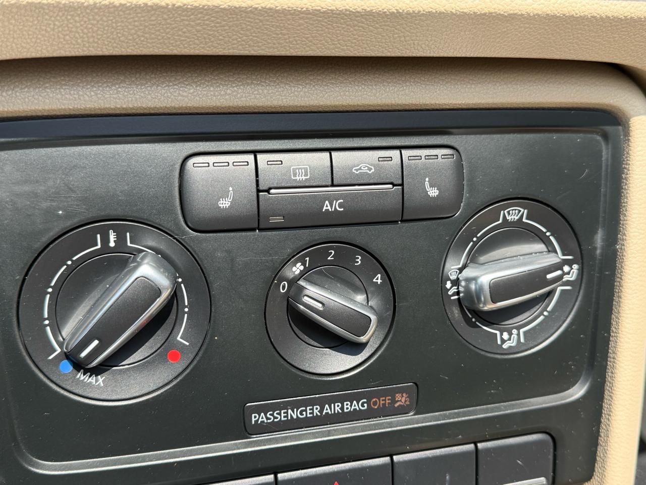 Volkswagen Beetle Convertible 2dr DSG 2.0L TDI 2013