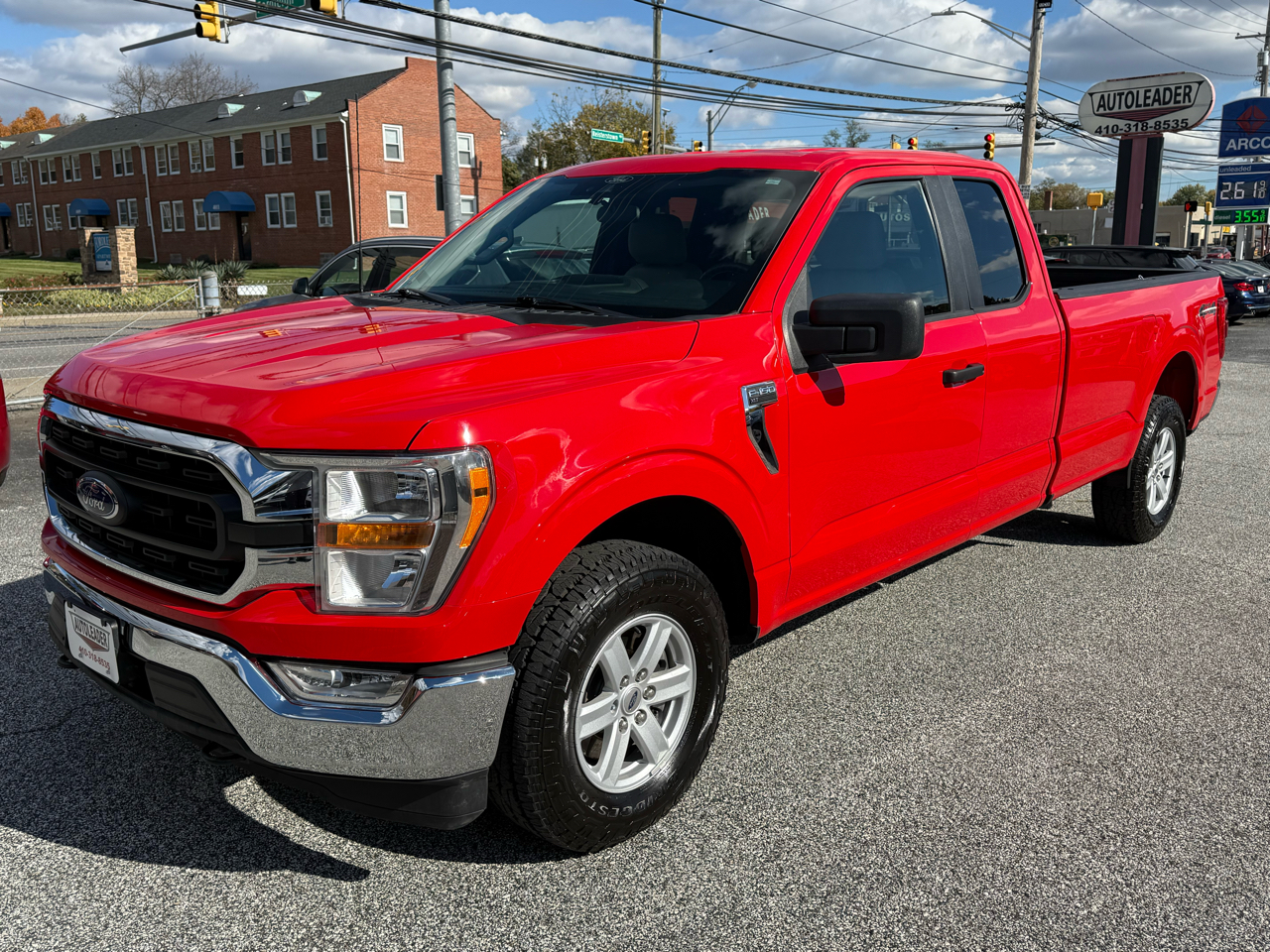 Ford F-150 XLT 4WD SuperCab 8' Box 2021 Ford F-150 XLT 4WD SuperCab 8' Box 2021