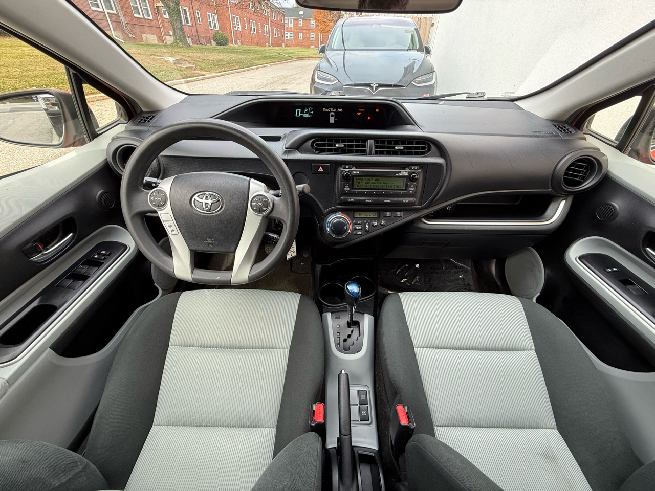 Toyota Prius c 5dr HB Three (Natl) 2014 Toyota Prius c 5dr HB Three (Natl) 2014