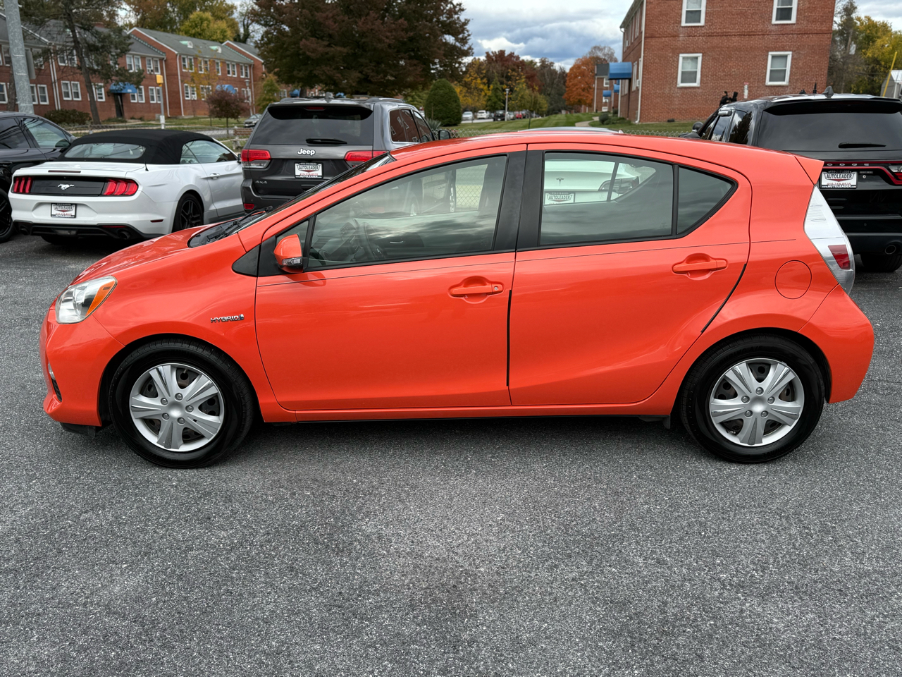 Toyota Prius c 5dr HB Three (Natl) 2014 Toyota Prius c 5dr HB Three (Natl) 2014