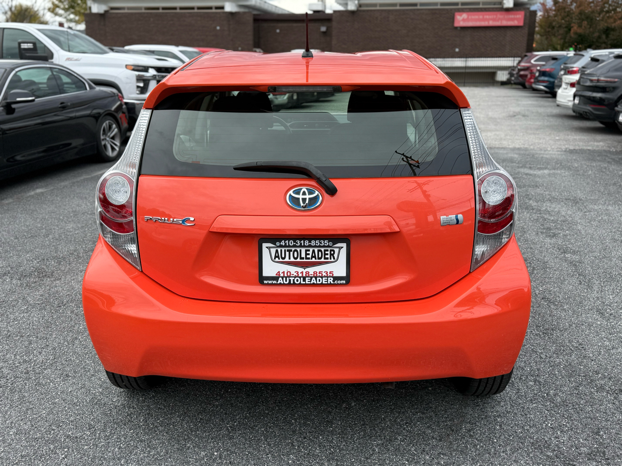 Toyota Prius c 5dr HB Three (Natl) 2014 Toyota Prius c 5dr HB Three (Natl) 2014