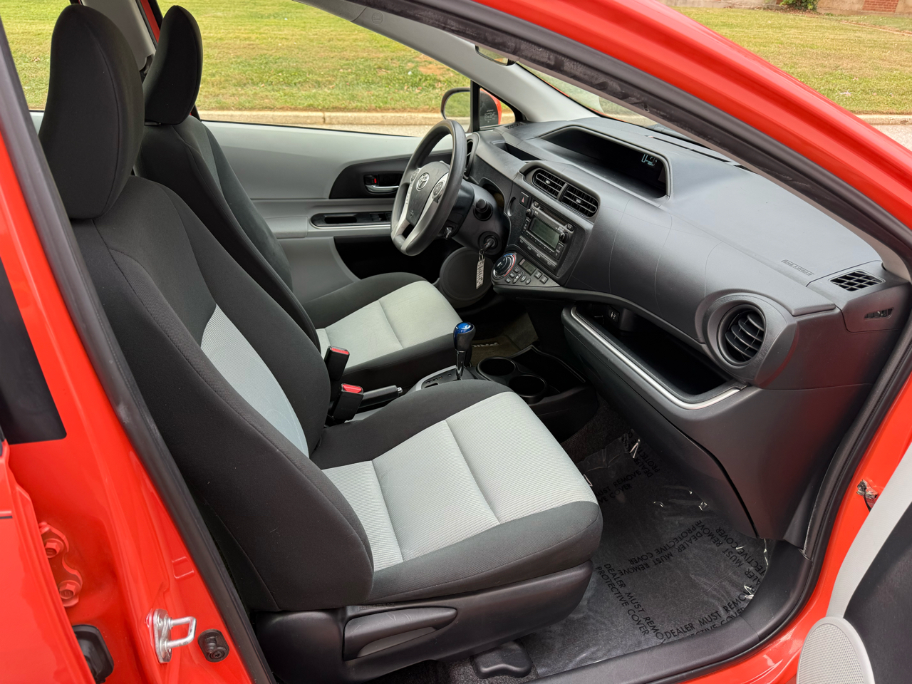 Toyota Prius c 5dr HB Three (Natl) 2014 Toyota Prius c 5dr HB Three (Natl) 2014