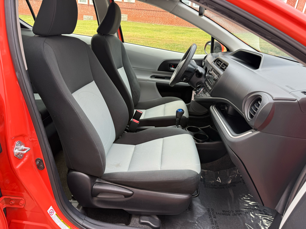 Toyota Prius c 5dr HB Three (Natl) 2014 Toyota Prius c 5dr HB Three (Natl) 2014