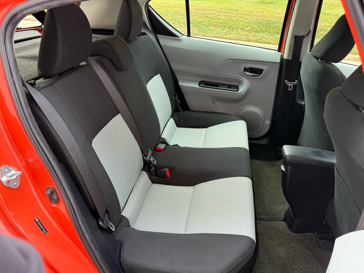 Toyota Prius c 5dr HB Three (Natl) 2014 Toyota Prius c 5dr HB Three (Natl) 2014