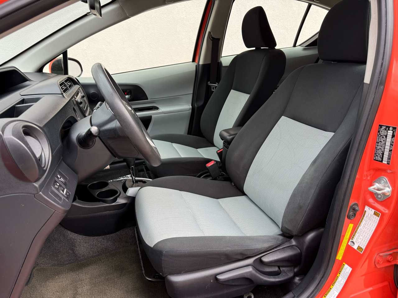 Toyota Prius c 5dr HB Three (Natl) 2014 Toyota Prius c 5dr HB Three (Natl) 2014