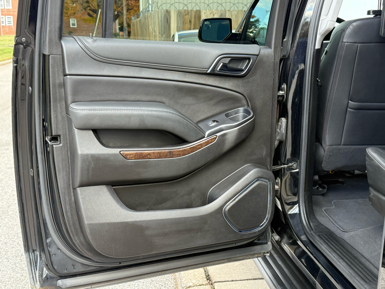 Chevrolet Suburban 4WD 4dr LS 2020 Chevrolet Suburban 4WD 4dr LS 2020