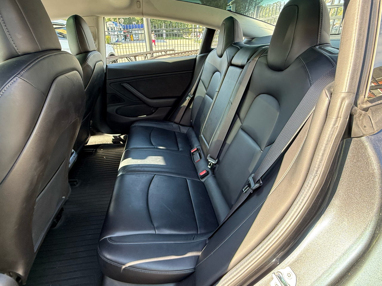 2018 Tesla Model 3 Mid Range photo 2
