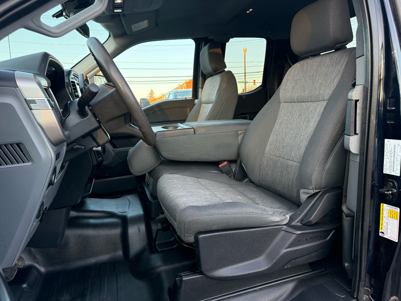 Ford F-150 XL 2WD SuperCab 8' Box 2022