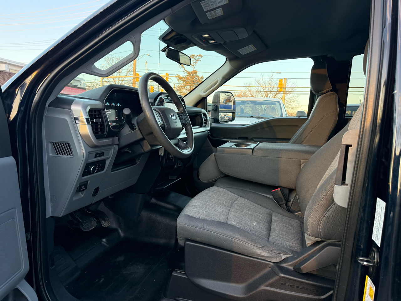 Ford F-150 XL 2WD SuperCab 8' Box 2022