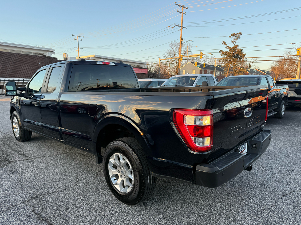 Ford F-150 XL 2WD SuperCab 8' Box 2022