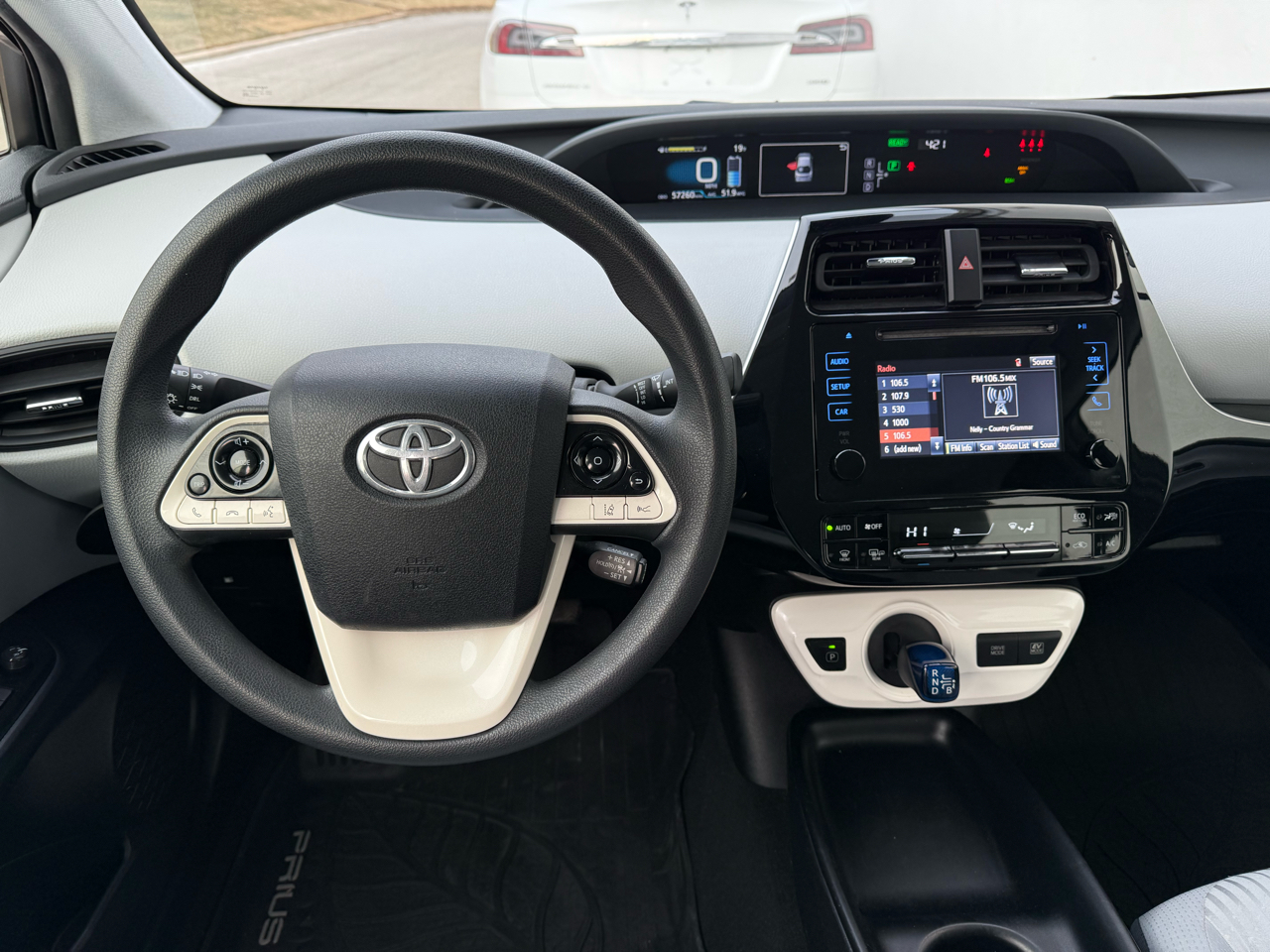 Toyota Prius Three Touring (Natl) 2018