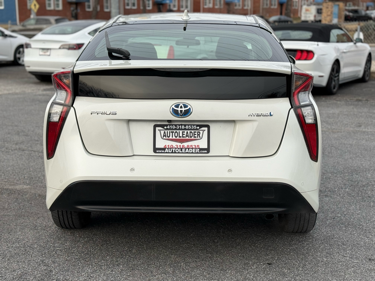 Toyota Prius Three Touring (Natl) 2018