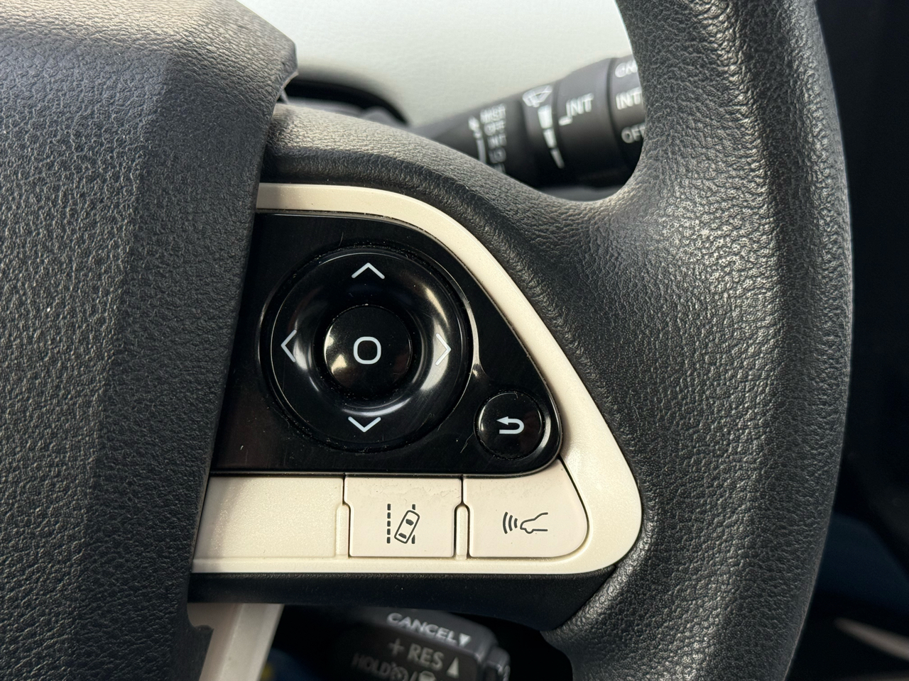 Toyota Prius Three Touring (Natl) 2018