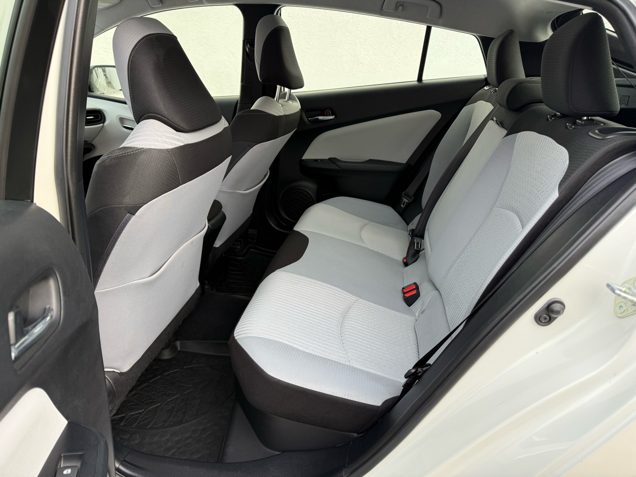 Toyota Prius Three Touring (Natl) 2018