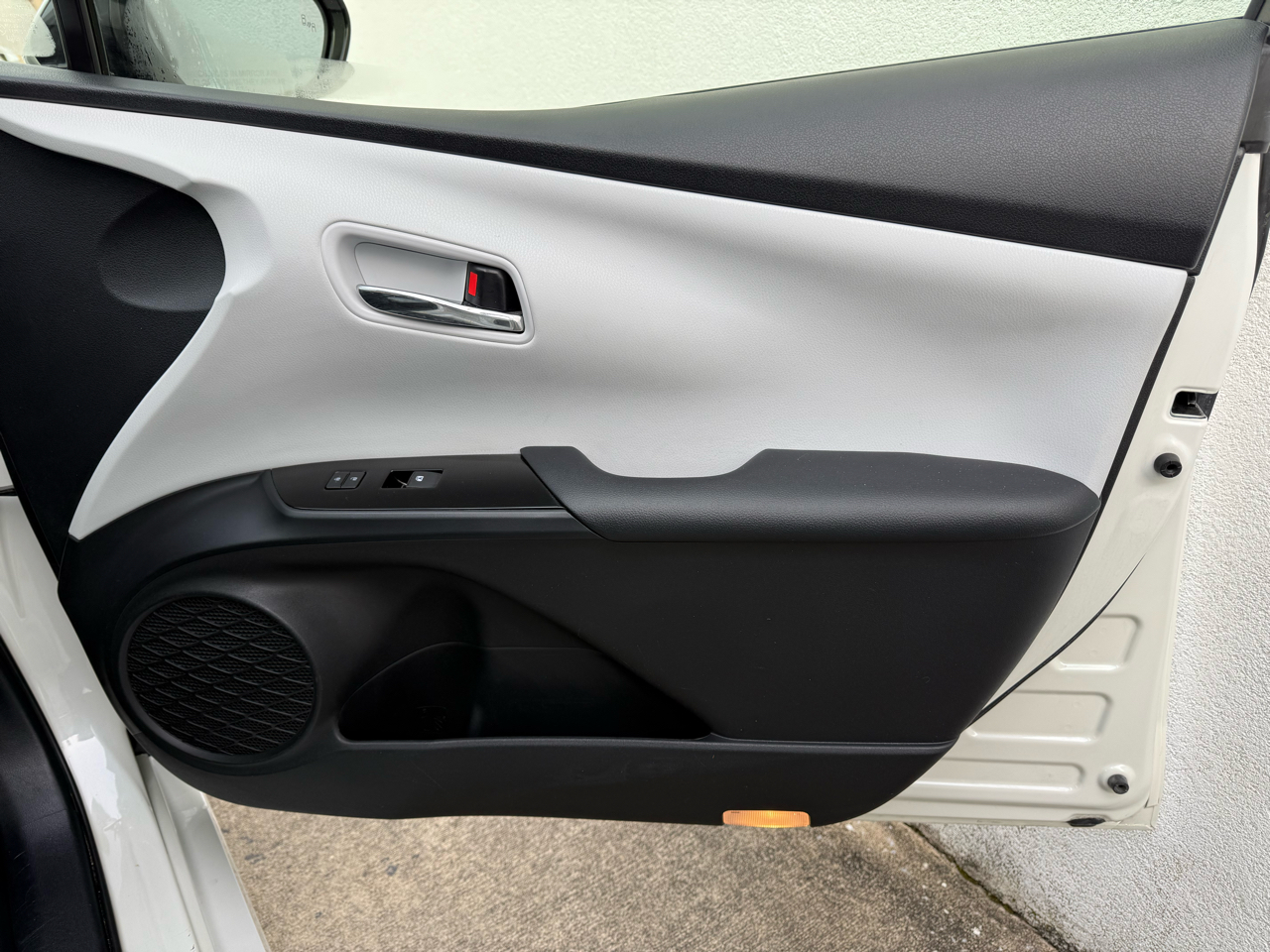 Toyota Prius Three Touring (Natl) 2018