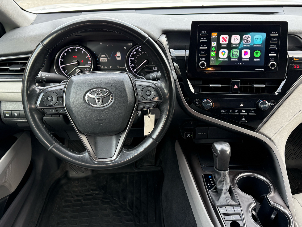 Toyota Camry SE Auto AWD (Natl) 2024