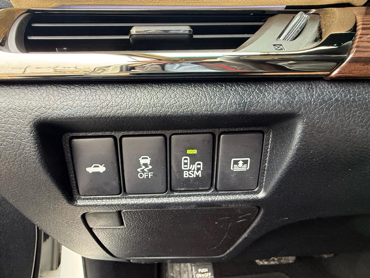 Toyota Avalon 4dr Sdn Limited (Natl) 2015