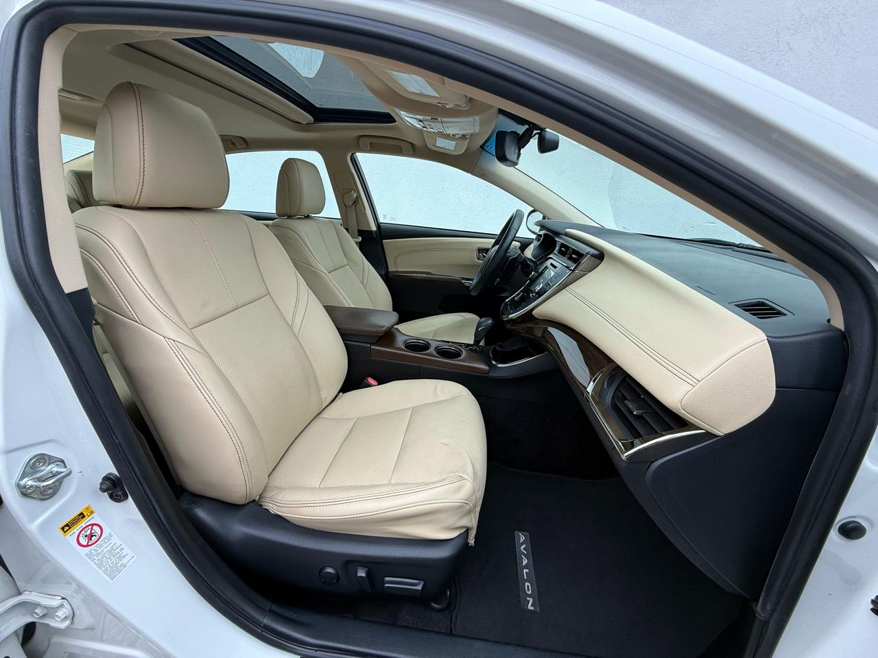 Toyota Avalon 4dr Sdn Limited (Natl) 2015