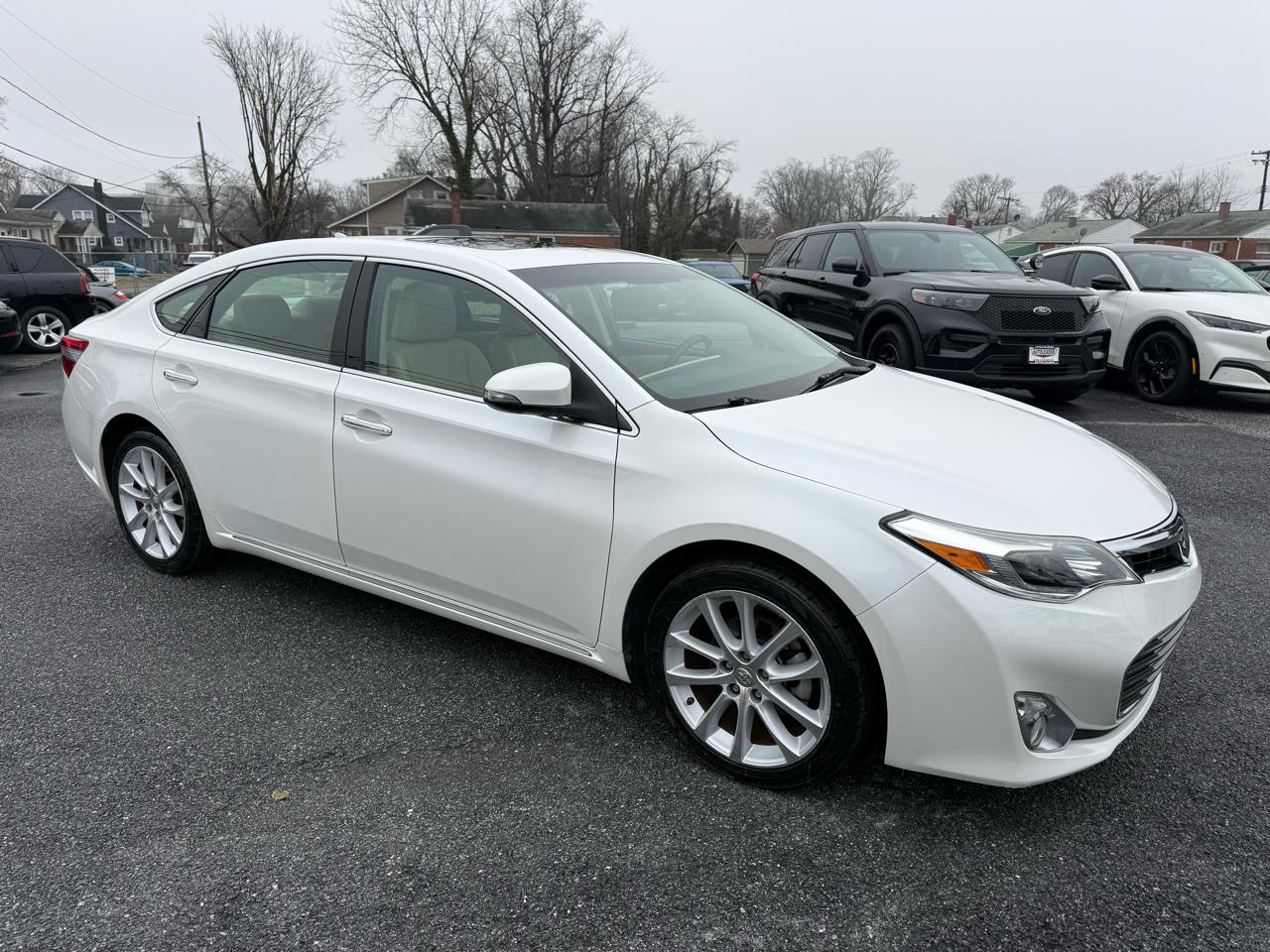 Toyota Avalon 4dr Sdn Limited (Natl) 2015