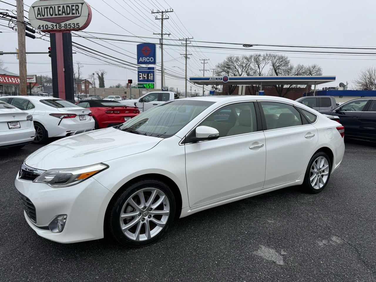 Toyota Avalon 4dr Sdn Limited (Natl) 2015