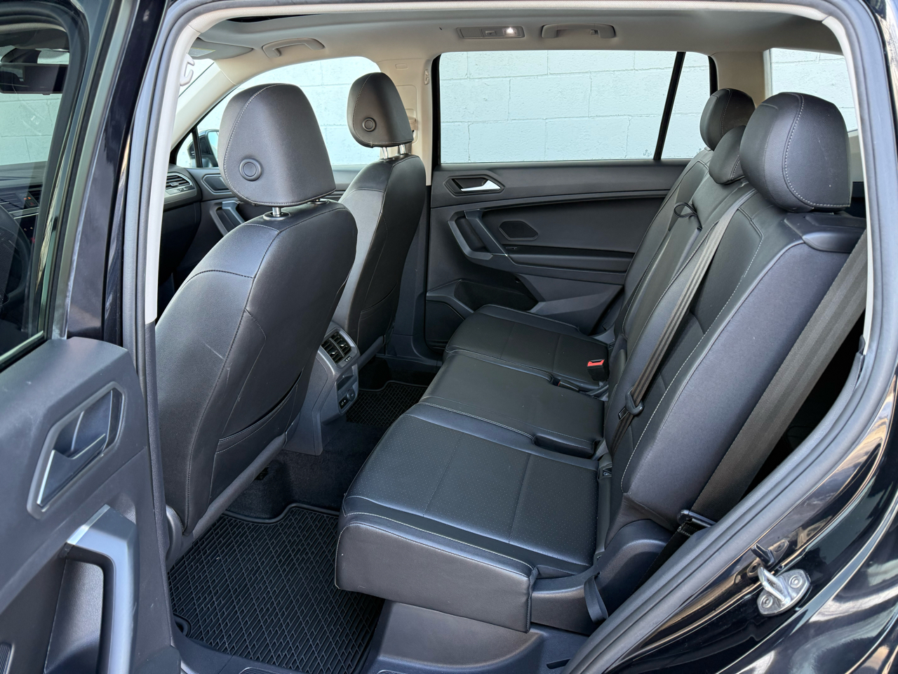 Volkswagen Tiguan 2.0T SE R-Line Black FWD 2020