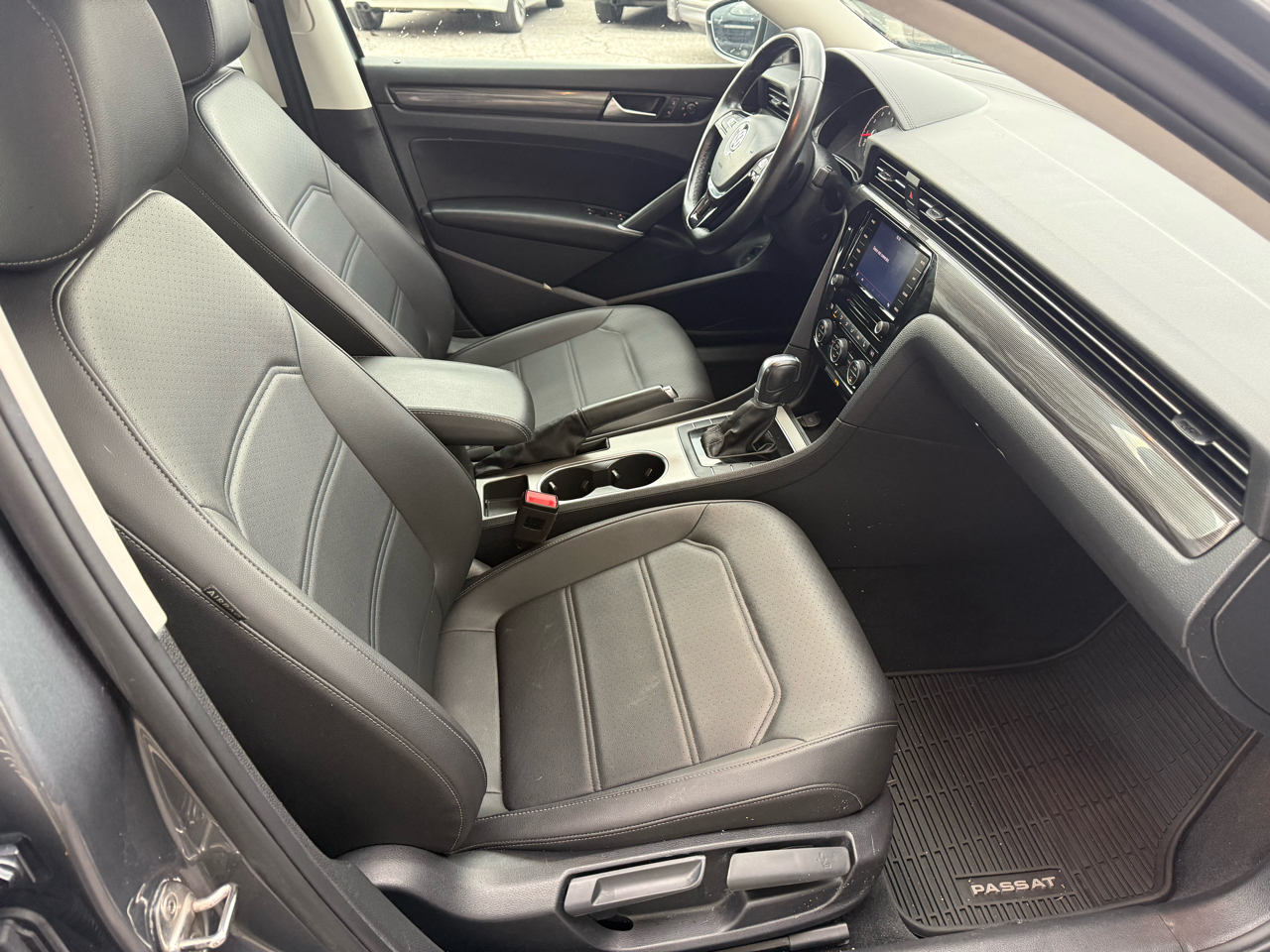 Volkswagen Passat 2.0T R-Line Auto 2020