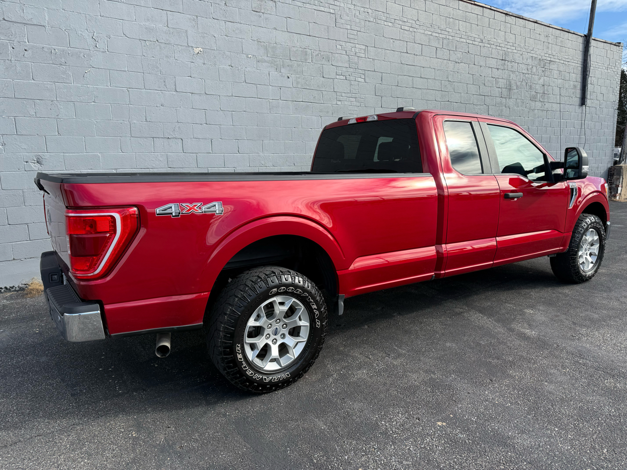 Ford F-150 XLT 4WD SuperCab 8' Box 2021