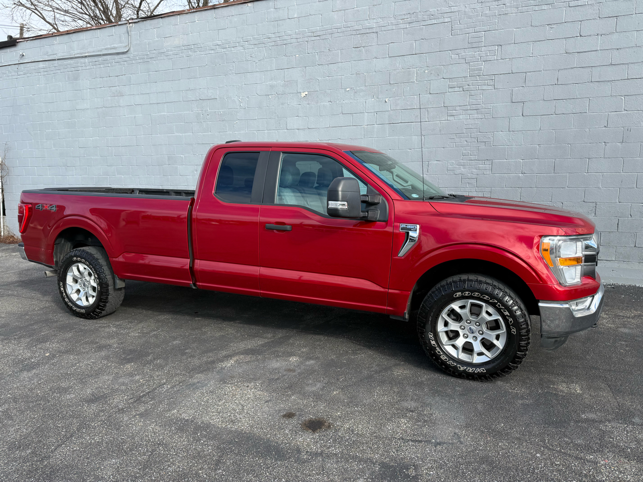 Ford F-150 XLT 4WD SuperCab 8' Box 2021