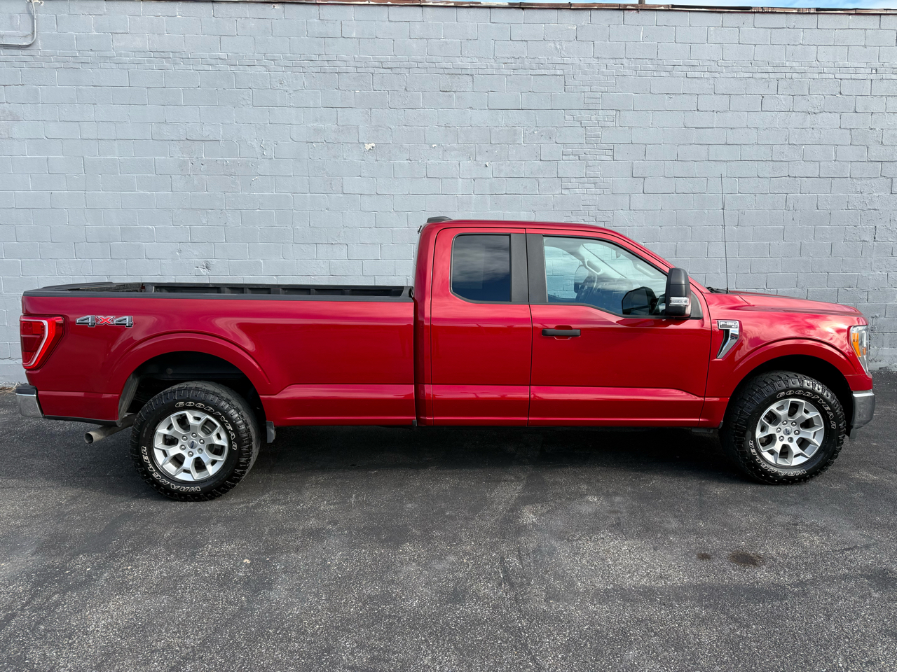Ford F-150 XLT 4WD SuperCab 8' Box 2021