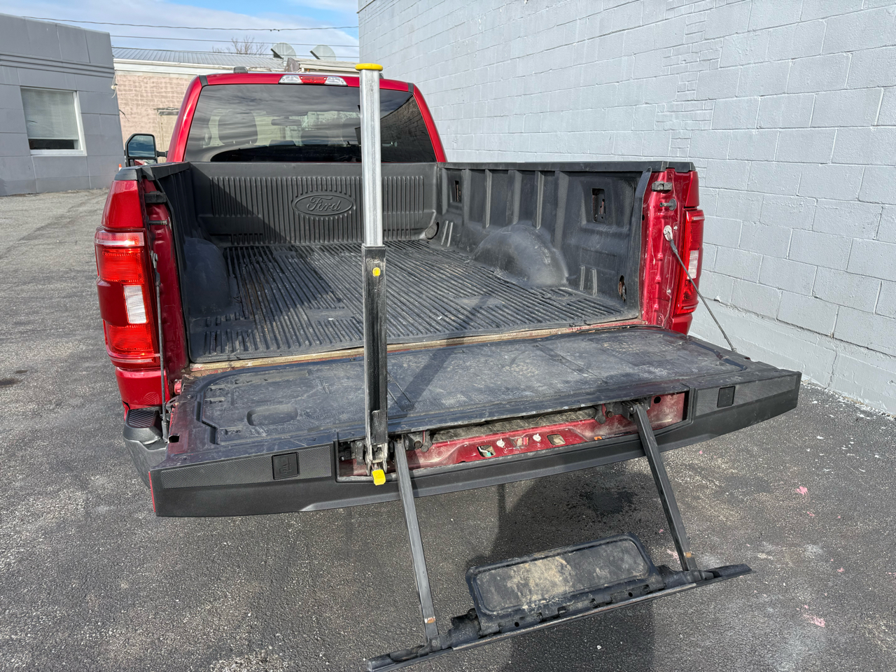 Ford F-150 XLT 4WD SuperCab 8' Box 2021