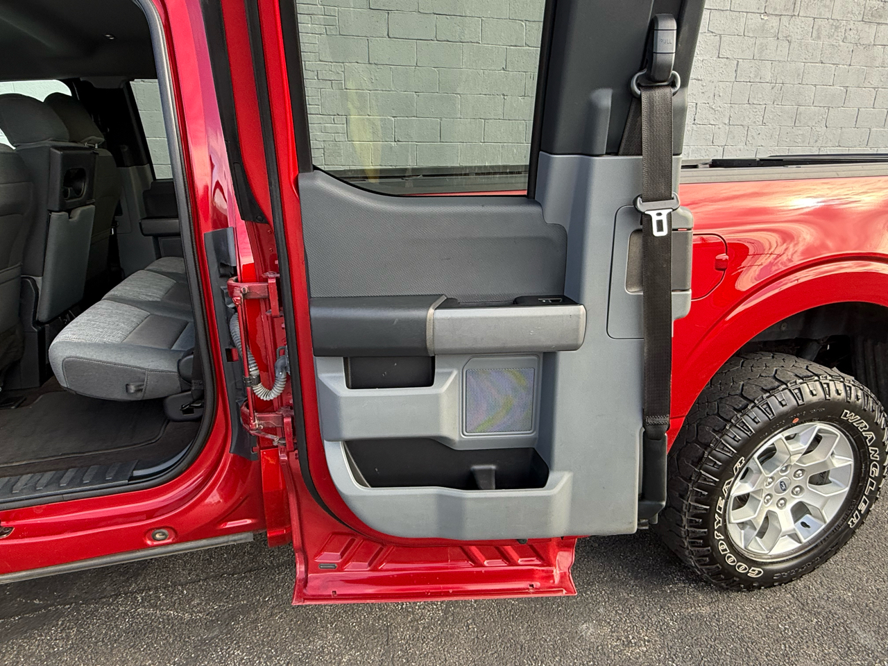 Ford F-150 XLT 4WD SuperCab 8' Box 2021