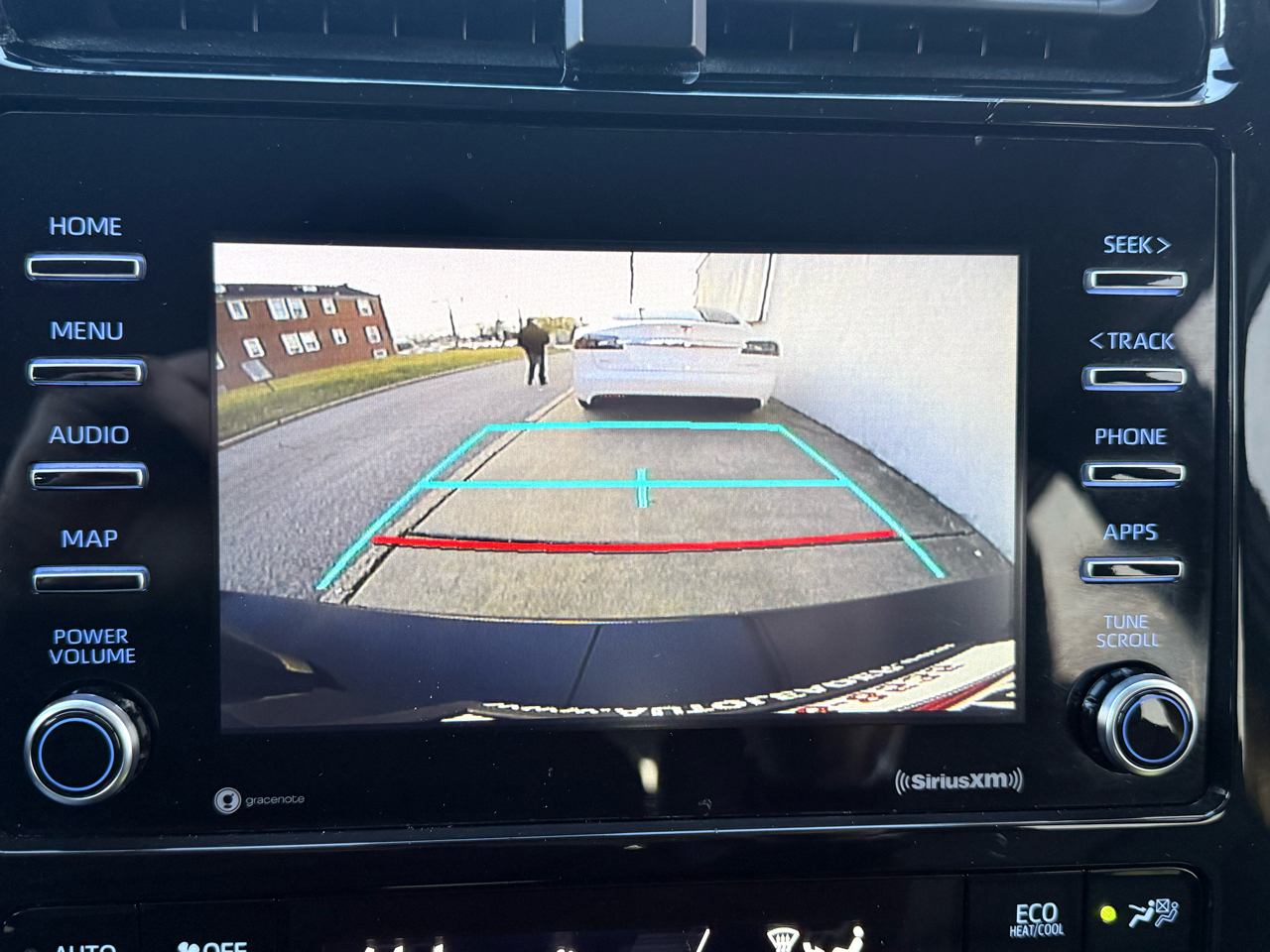 Toyota Prius XLE (Natl) 2021