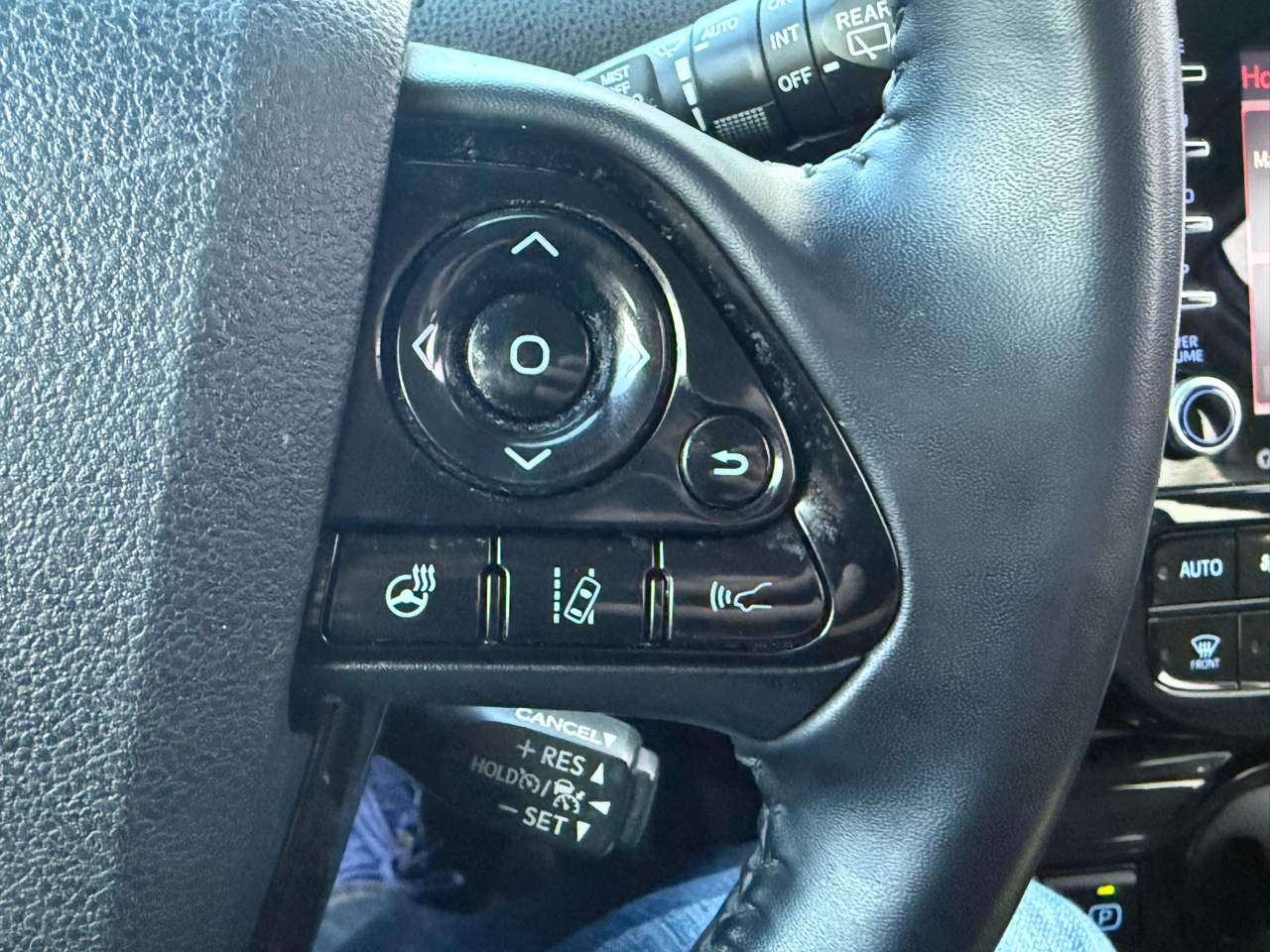 Toyota Prius XLE (Natl) 2021