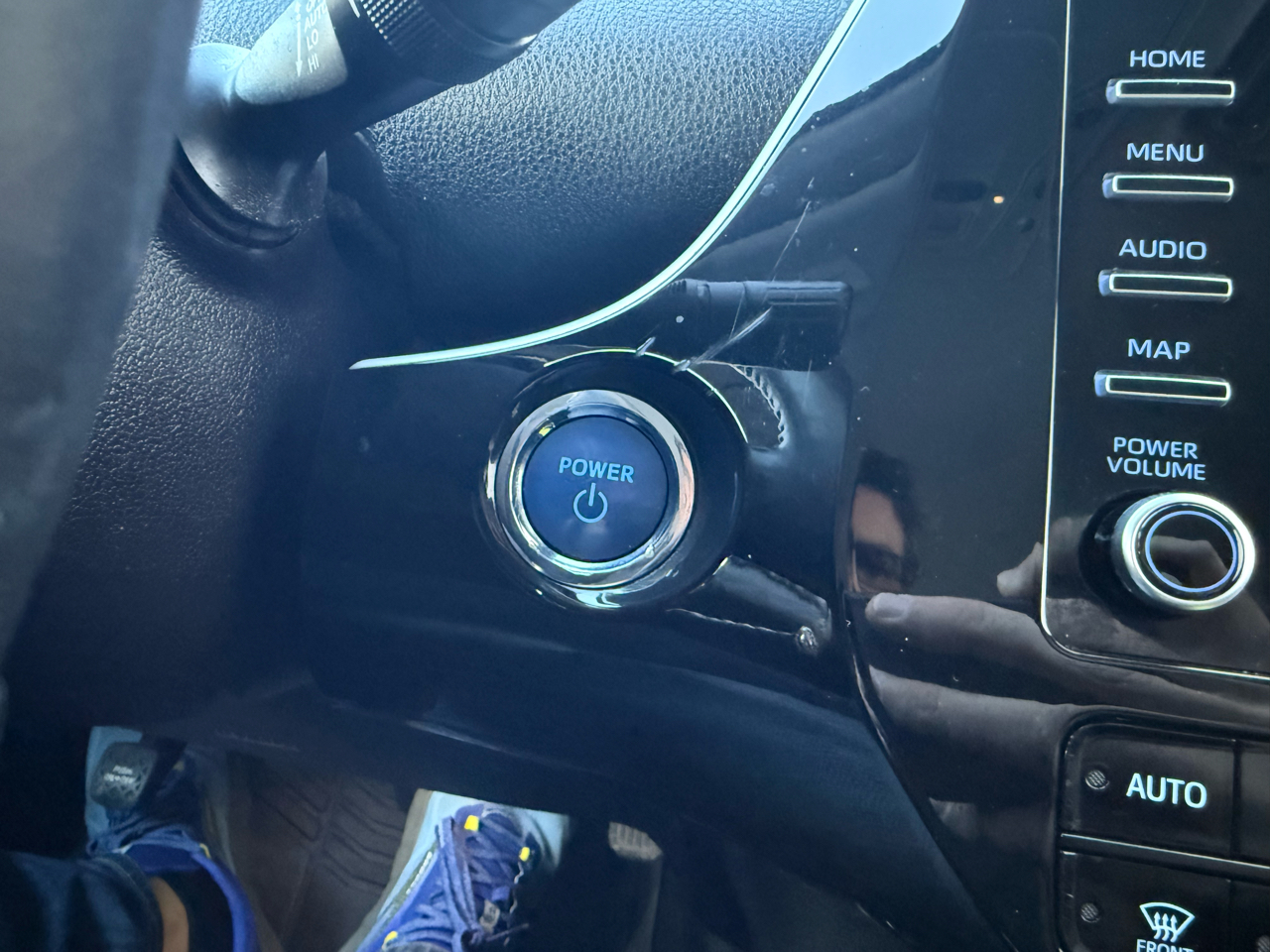 Toyota Prius XLE (Natl) 2021